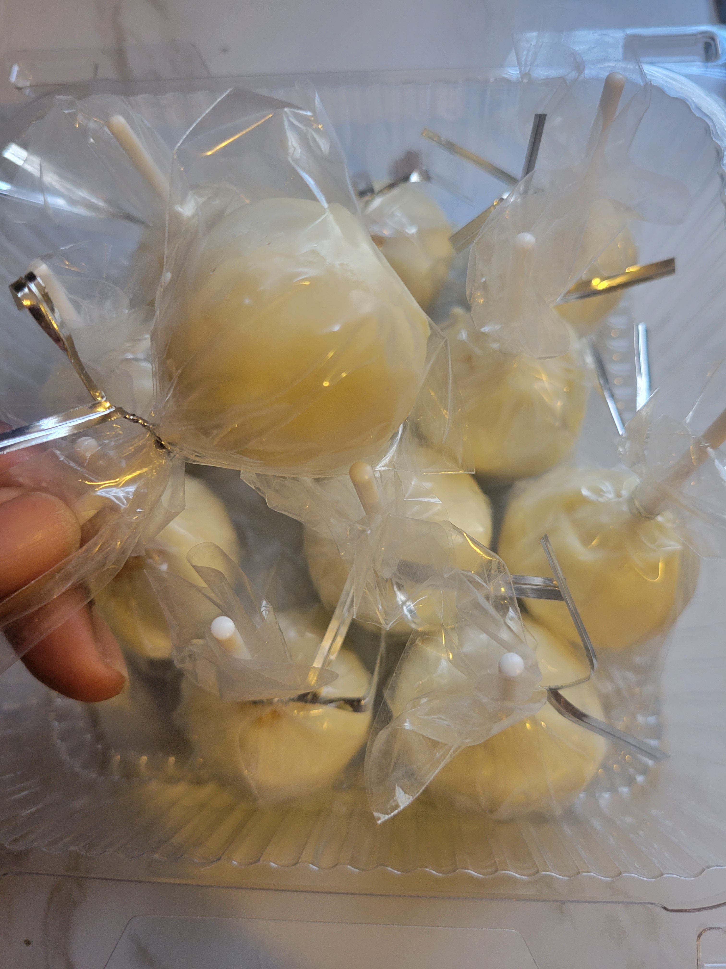 White Cake Pops